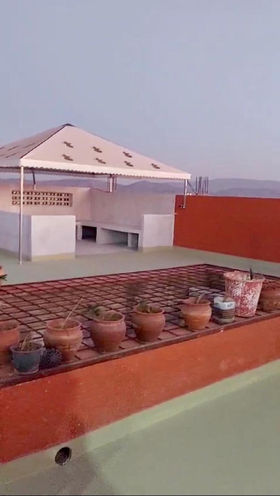 Karaz Homestay Grand Appartement Avec Rooftop Monte Arrouit Exterior photo